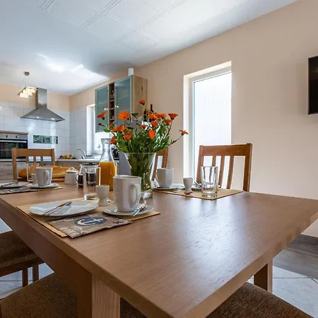 Vakantiehuis Mali Raj