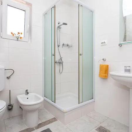 Mali Raj Сasa de vacaciones Šilo